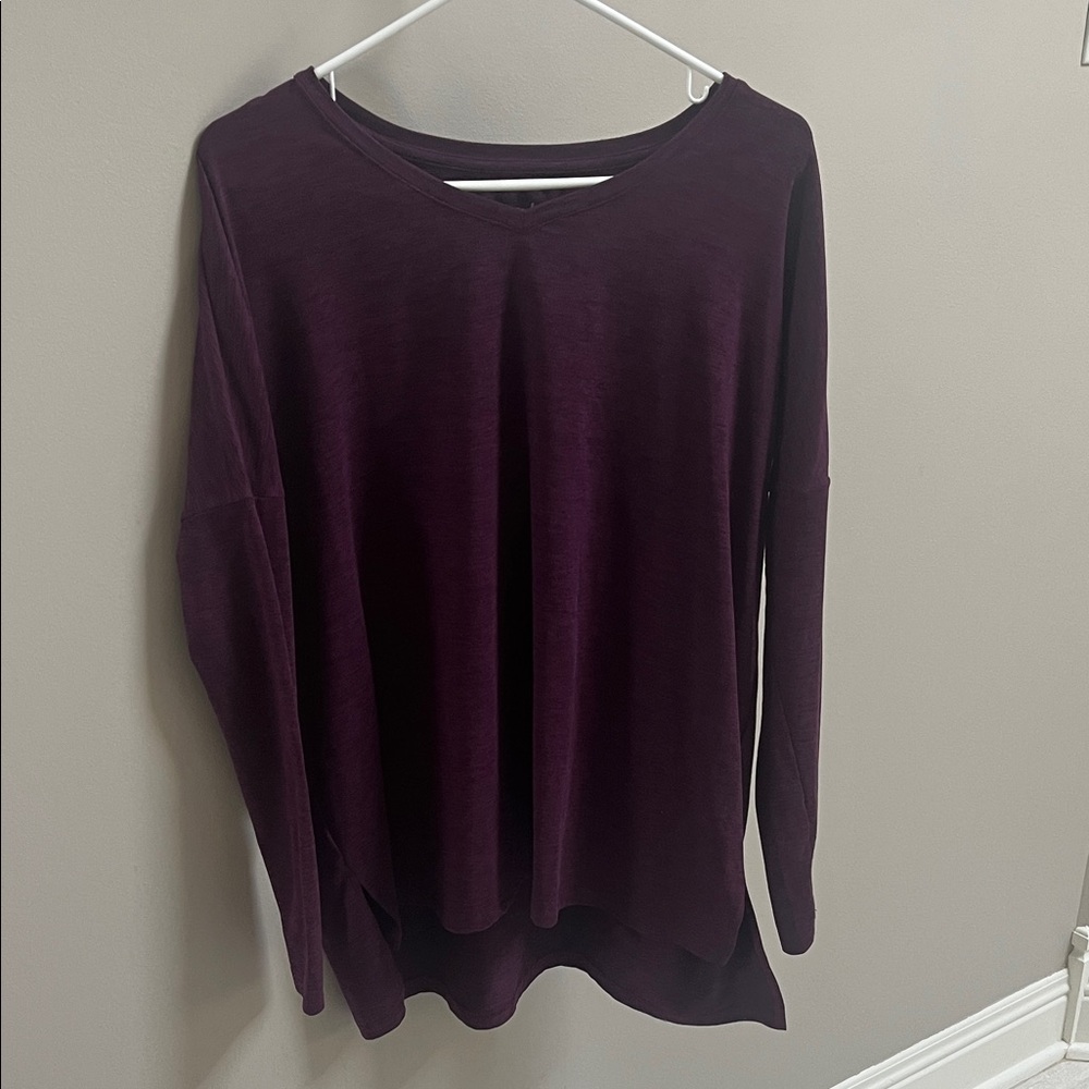 Wander Women's Long Sleeve V-Neck Top - Deep Plum